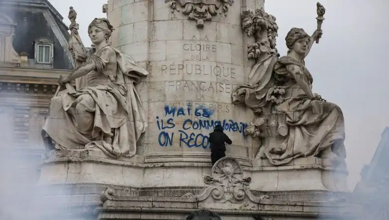 Paris Belediyesi'nden Grafiticilere Sert Önlemler: Sanat mı, Vandallık mı?