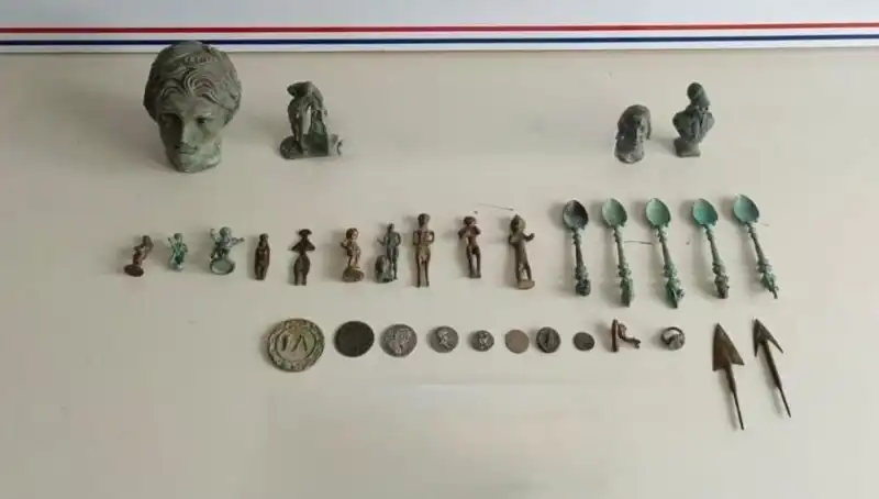 Roma Dönemine Ait Tarihi Eserler Türkiye'de Ele Geçirildi!