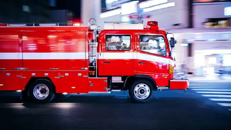 Tokyo'da Tüyleri Diken Diken Eden Bina Yangını: İki Kişi Yaralandı