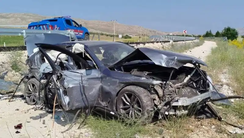 Sivas'ta Gerçekleşen İki Trafik Kazasında 9 Kişi Yaralandı