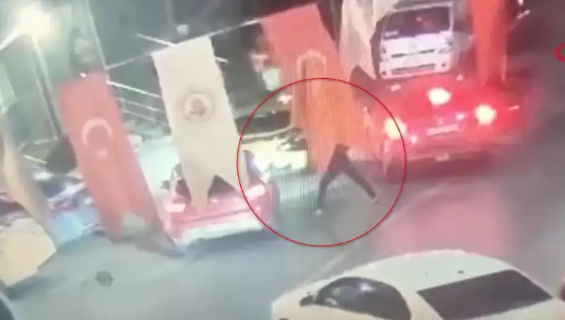 Otomobilde Bölgeye Ziya Göstererek Gönlümüzü Yerinde Sarsan Kurşun Yağmuru