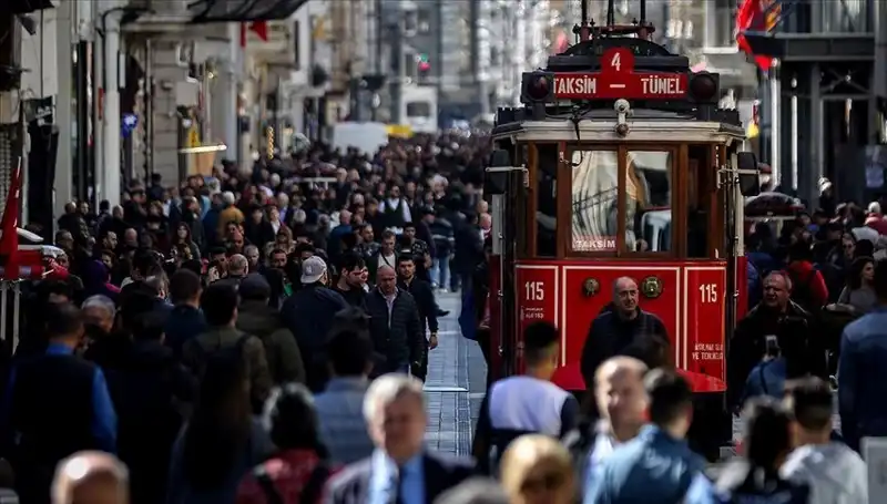 Türkiye’nin Nüfusu Rekor Seviyeye Ulaştı: Yeni Dönem Başlıyor