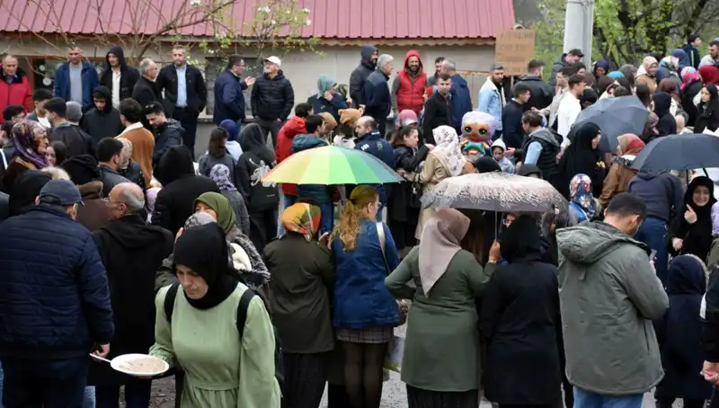Bir Asırlık Gelenekte Bayram Coşkusu: 12 Bin Kişi Bir Araya Geldi!