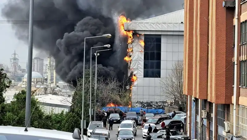 Başakşehir'de Sanayi Sitesinde Büyük Yangın: Olayın Perde Arkası