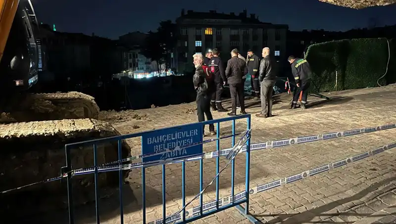 İstanbul'da İnşaat Çalışmaları Sırasında Yol Çöktü: Savaşın Pençesinde Kalan Mahalleler