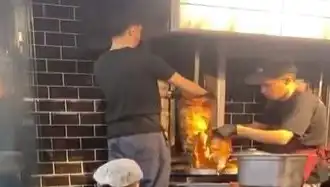 Pişmiş Tavuk Dönerin Üzerine Çiğ Et Koyma Skandalı Ortalığı Salladı
