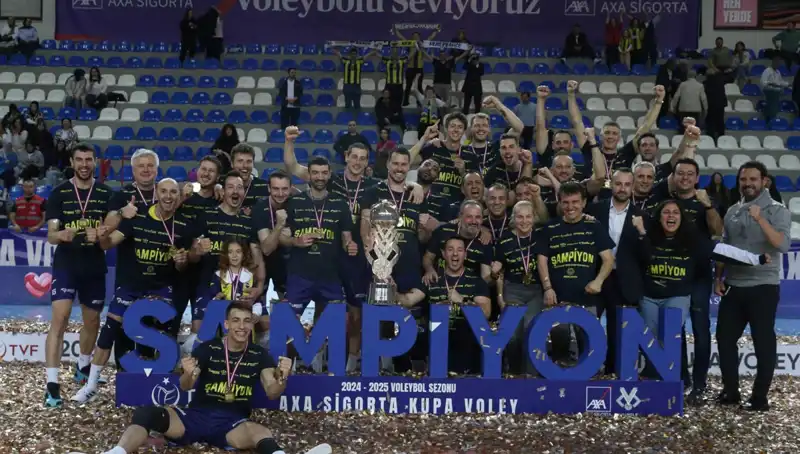 Kupa Voley'de Fenerbahçe, Şampiyonluk Sevinci Yaşıyor!