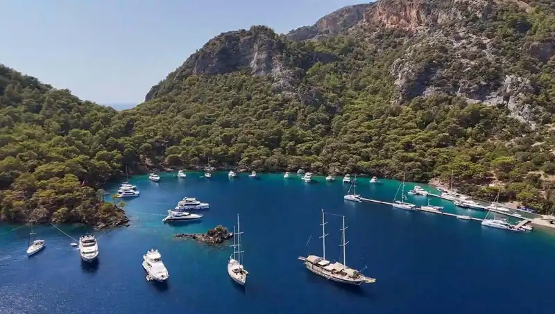 Göcek’te Eğlenceye Son: Koylarda Müzik Çalma Yasaklandı